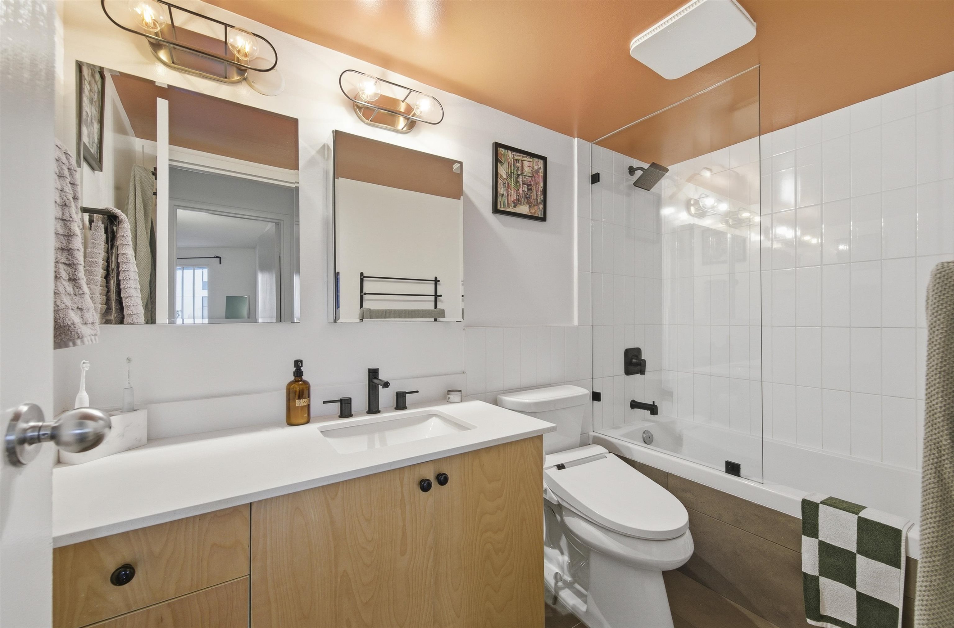 Additional image 3 of 201-3465 Glen Drive, Vancouver, BC, V5V 4S5