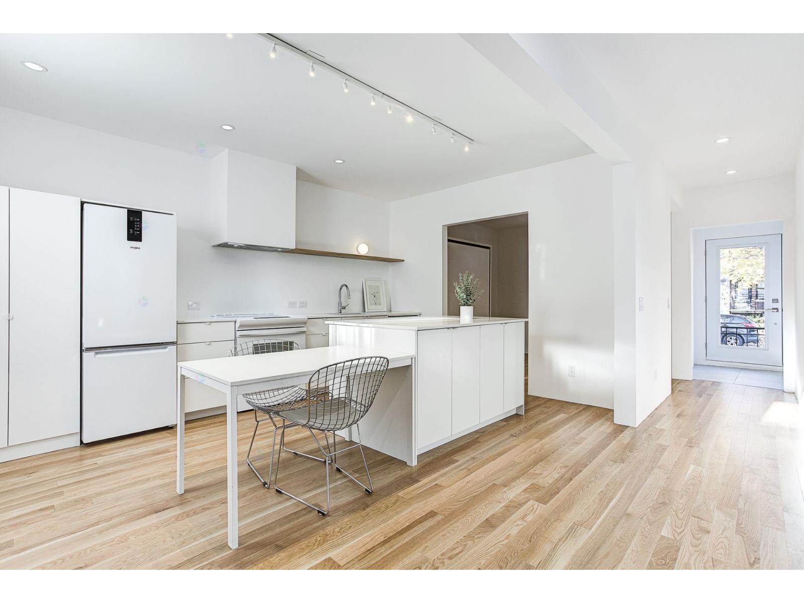 6846 Rue des Écores