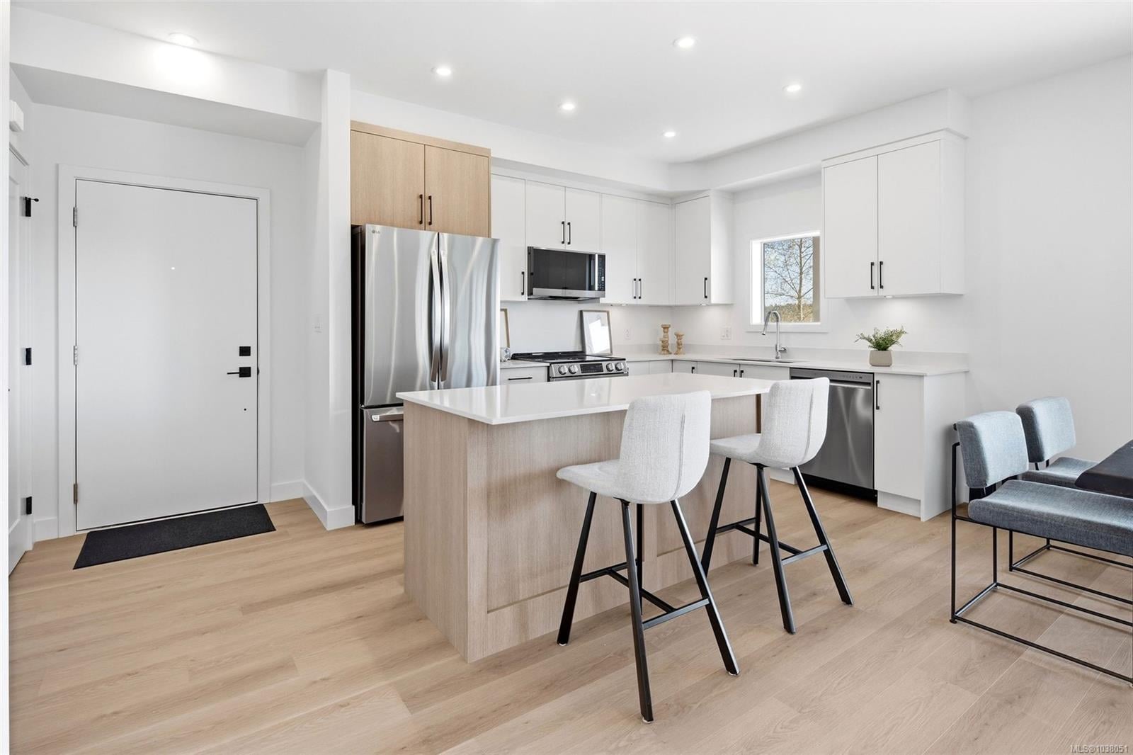 Additional image 2 of 201-7057 Central Saanich Road, Central Saanich, BC, V8M 1Y3