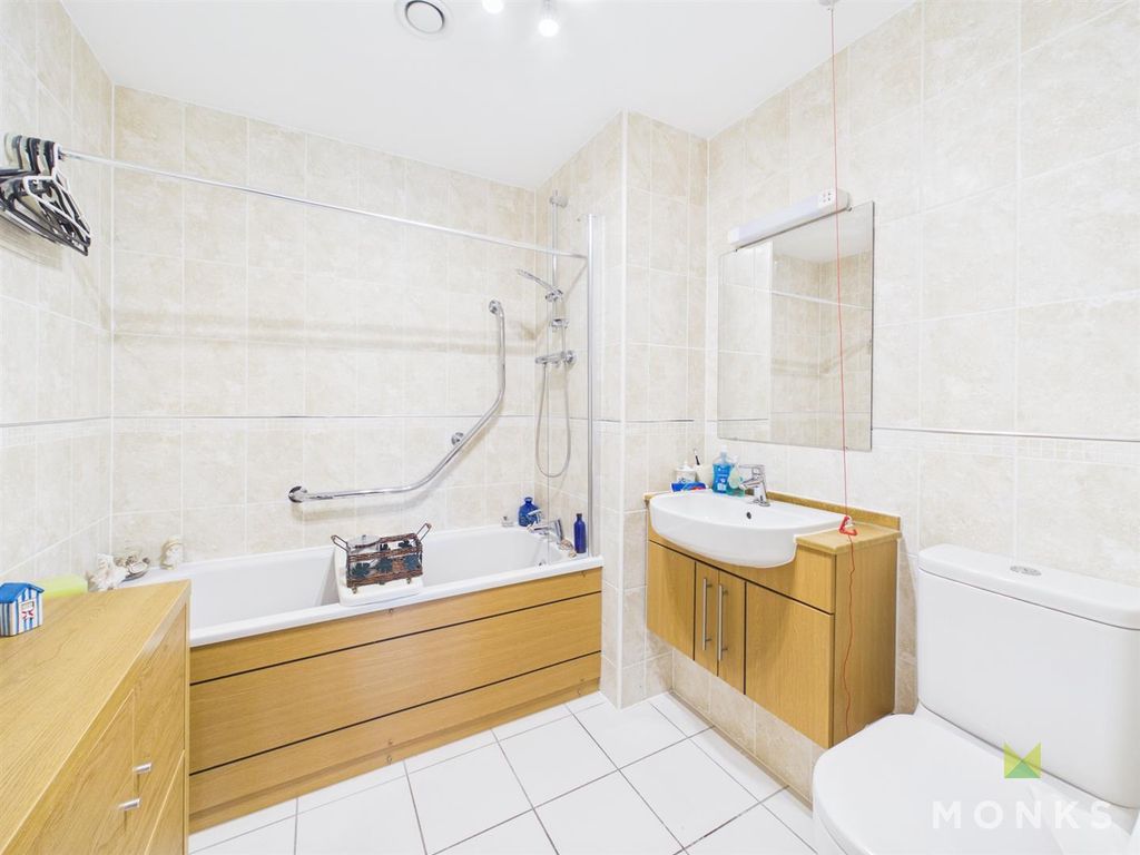 Additional image 10 of 2 bed flat for saleLock Court, Copthorne Road, Shrewsbury SY3