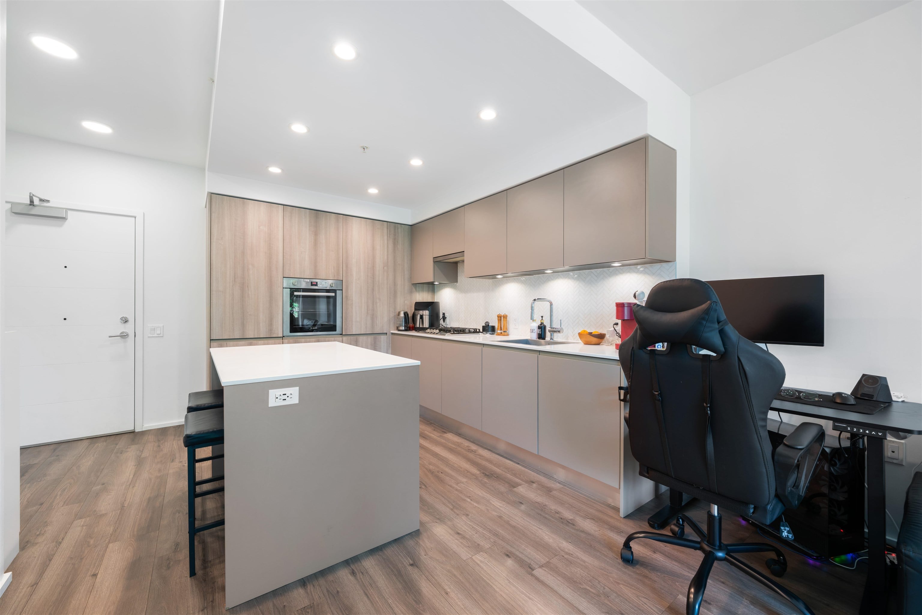 Additional image 4 of 202-3809 Evergreen Place, Burnaby, BC, V3J 0M1