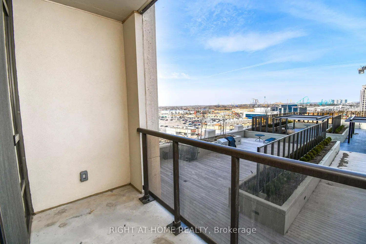 Additional image 10 of 9085 Jane Street 811