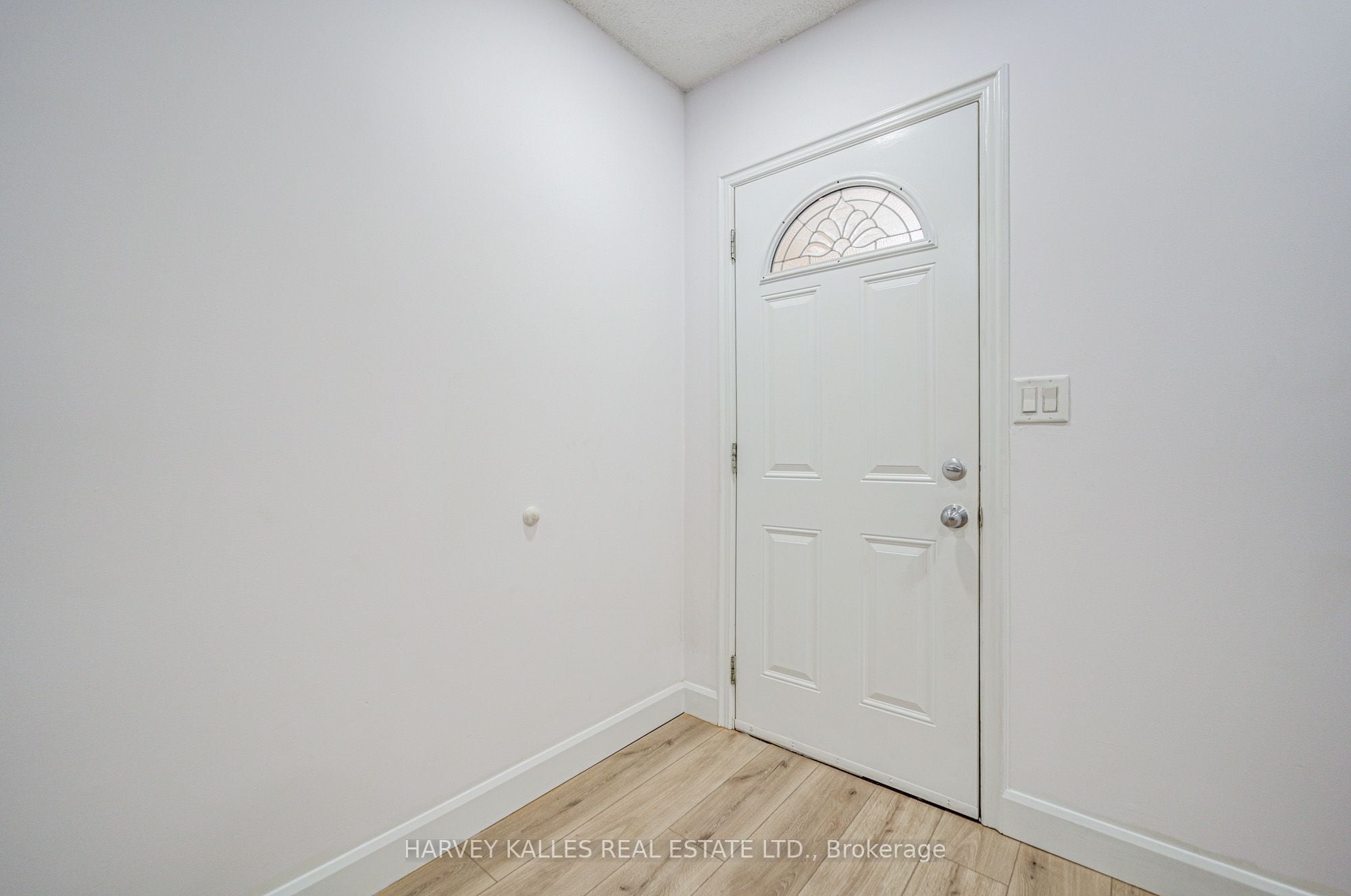 Additional image 3 of Lower-184 Cedric Avenue, Toronto, ON, M6C 3X8