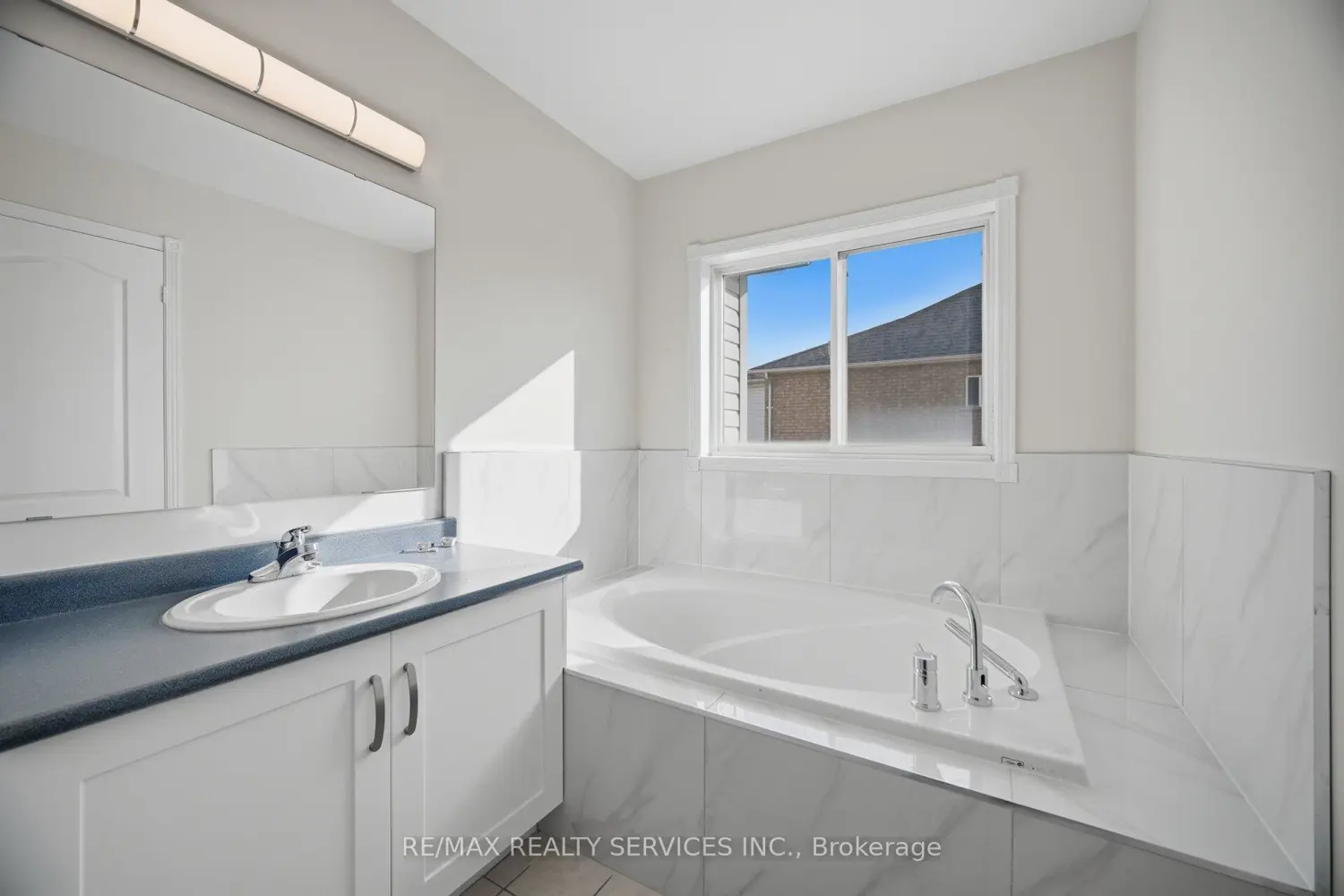 Additional image 11 of 45 Monaco Court