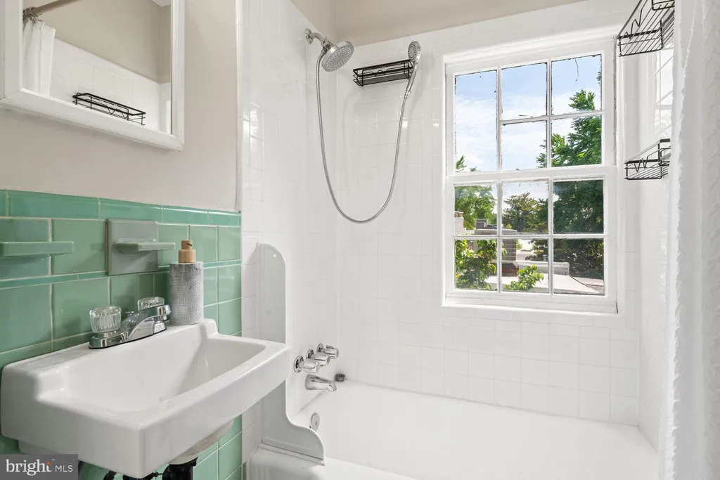 2702 Dumbarton Street NW, Washington, DC 20007