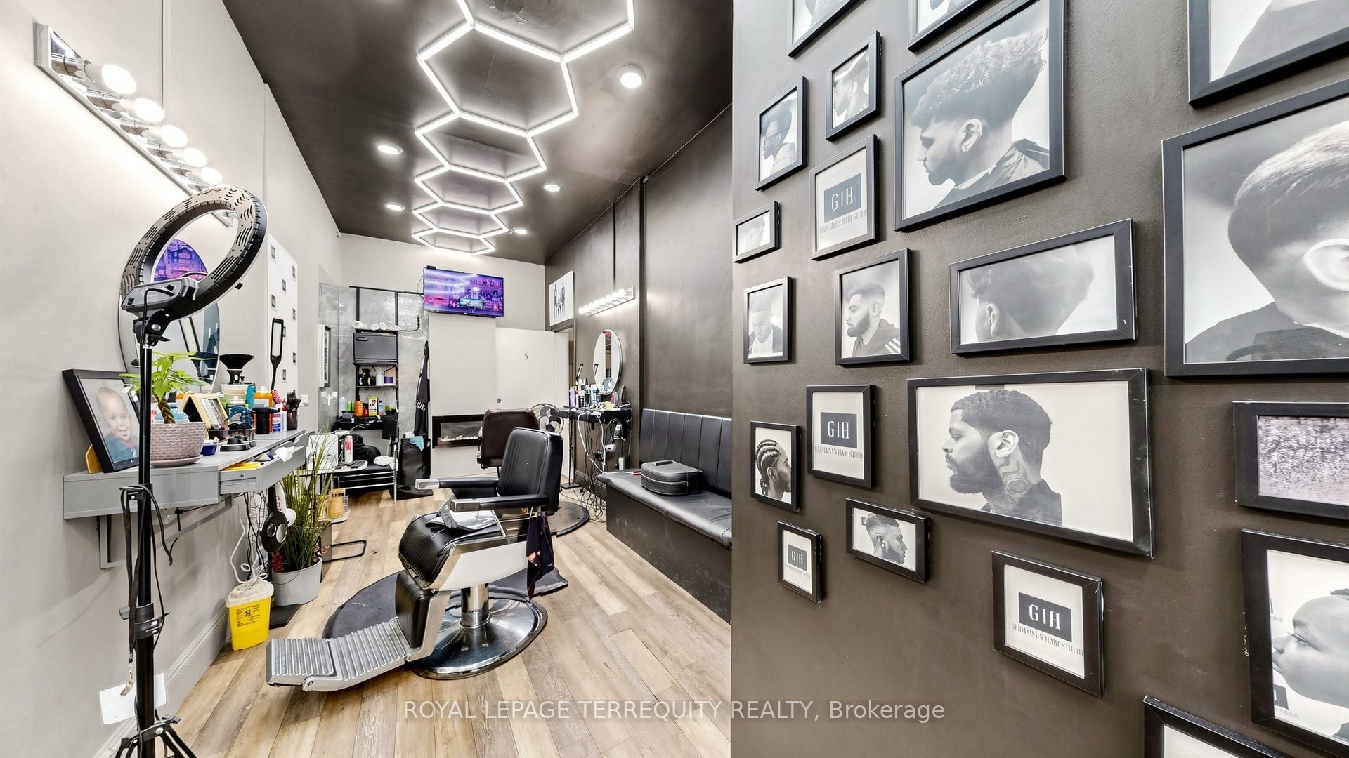 Additional image 5 of 321 Lakeshore Road E, Mississauga, ON, L5G 1H3