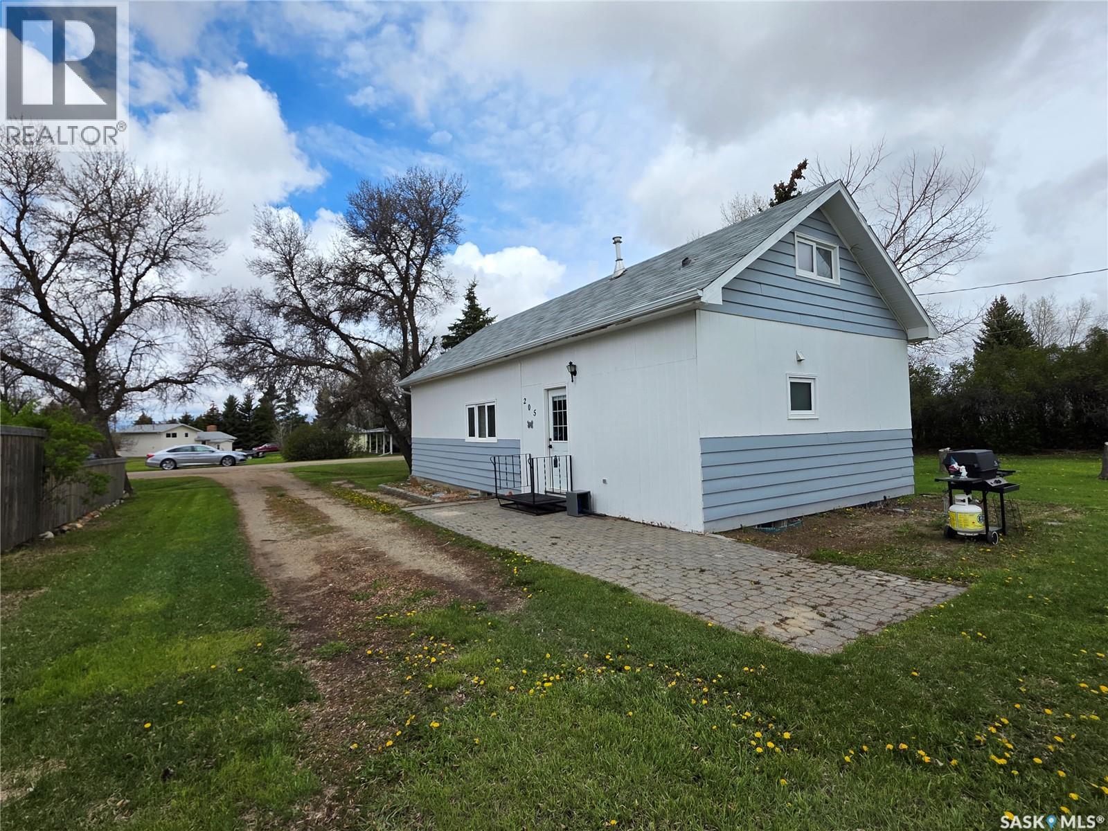 205 Warwick STREET