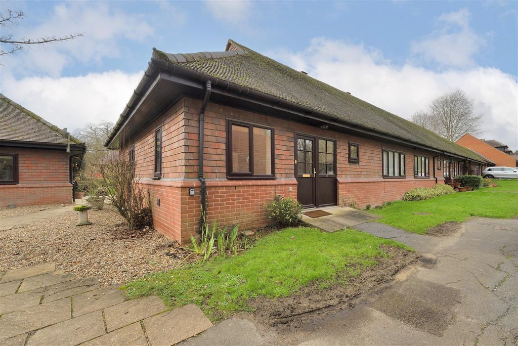 2 bed bungalow for saleOld Parsonage Court, West Malling ME19