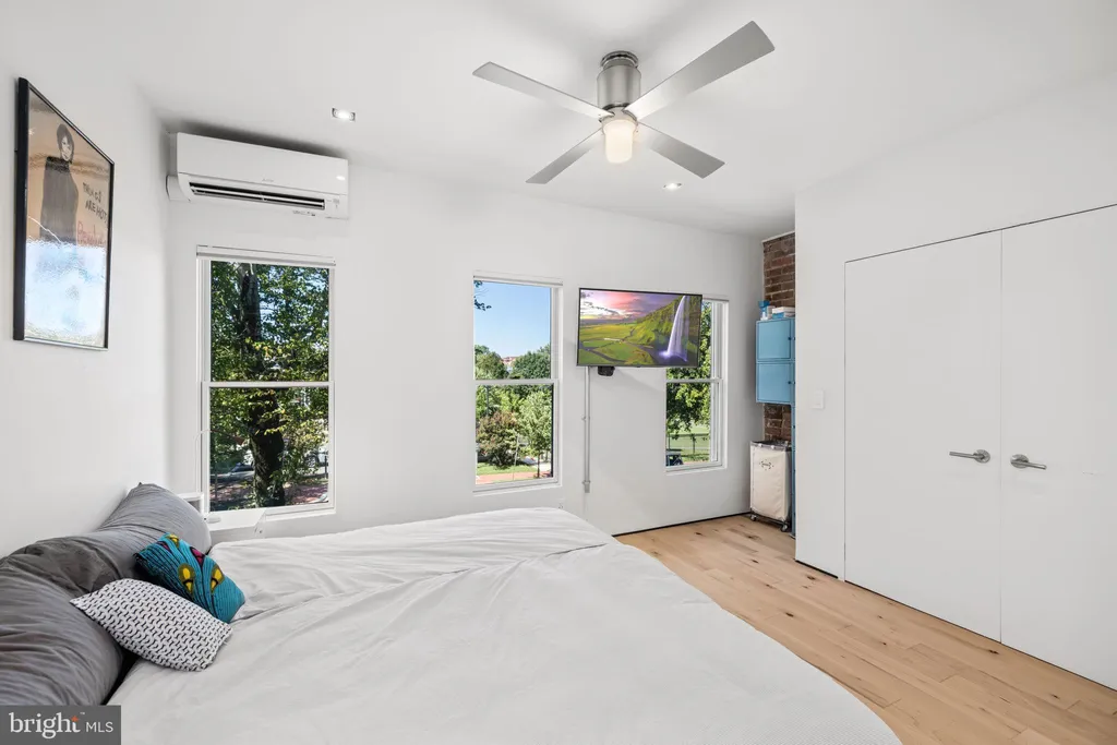 Additional image 11 of 619 10th Street NE, Washington, DC 20002