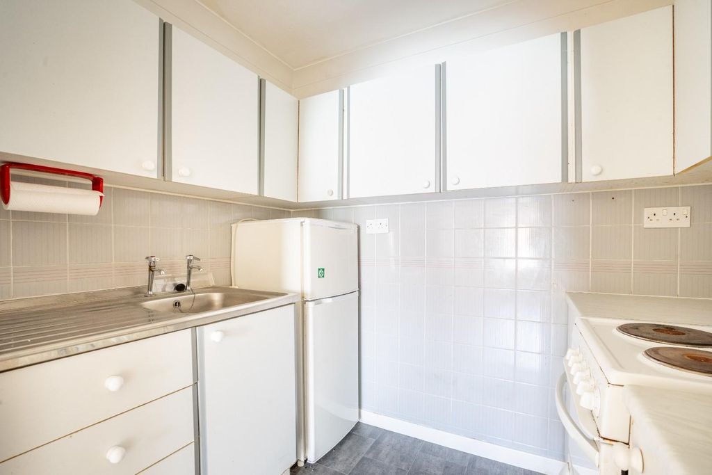 Additional image 4 of 1 bed flat for saleFront Street, Acomb, York YO24
