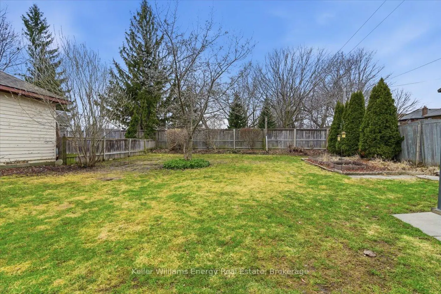 Additional image 18 of 482 Simcoe Street