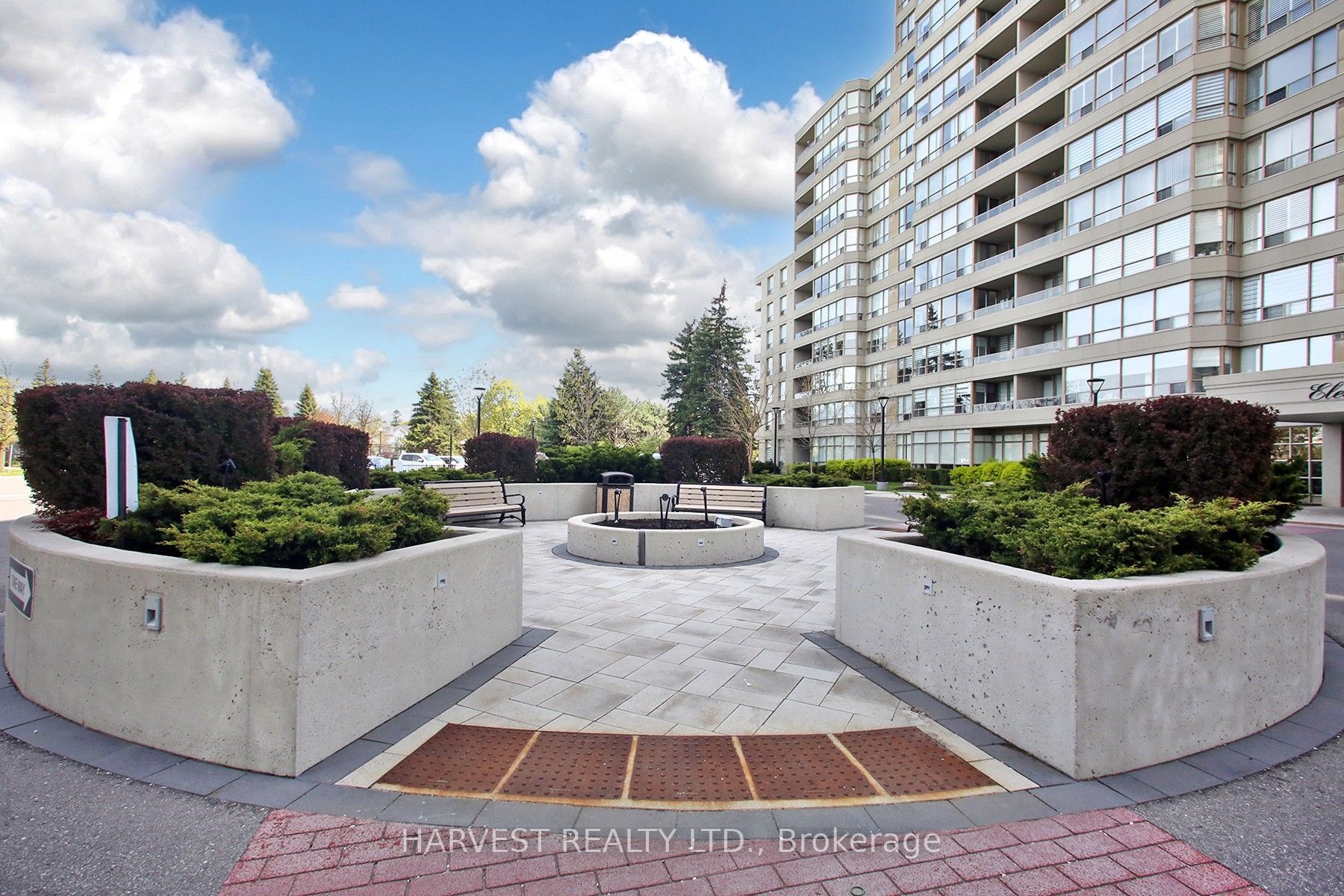 Additional image 3 of 1402-7 Townsgate Drive, Vaughan, ON, L4J 7Z9