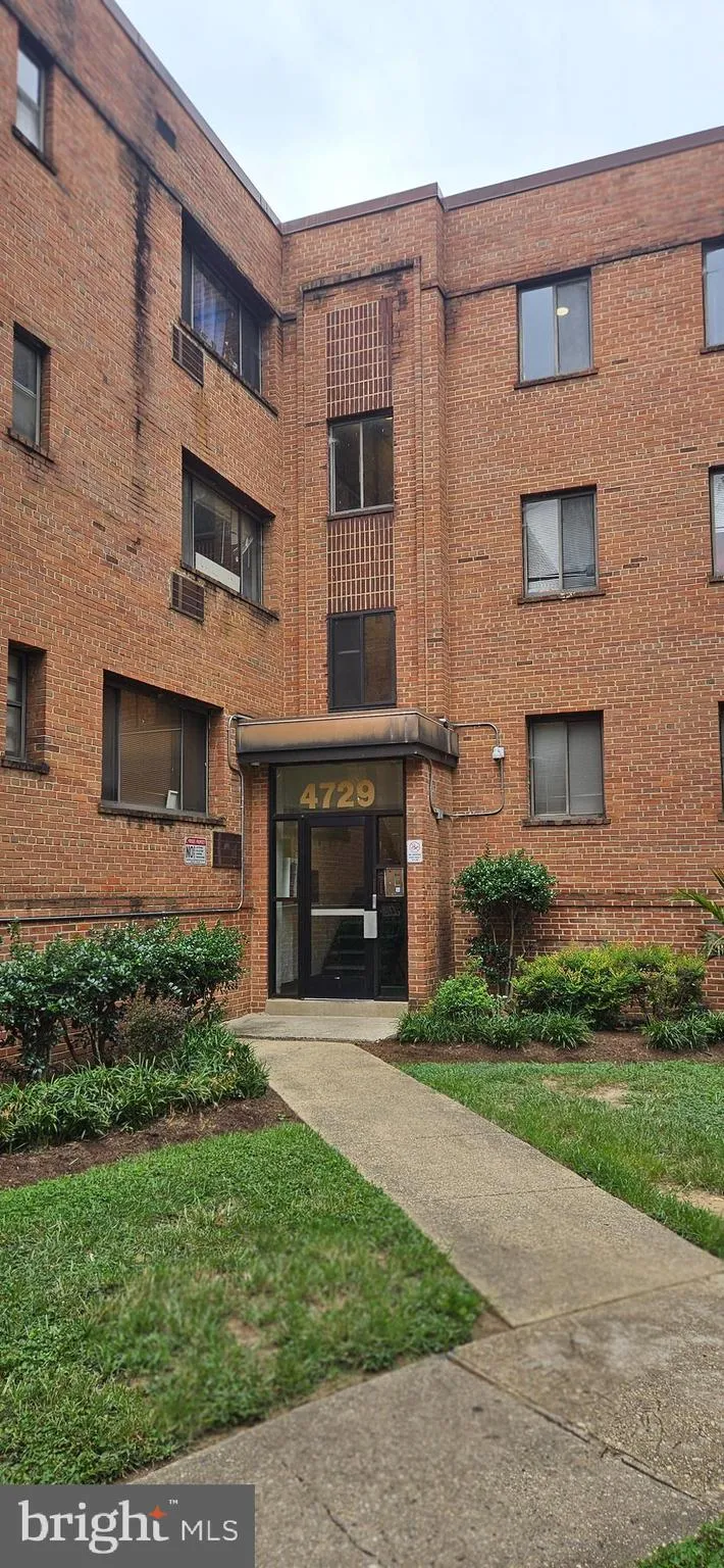 4729 1st Street SW Unit 101, Washington, DC 20032