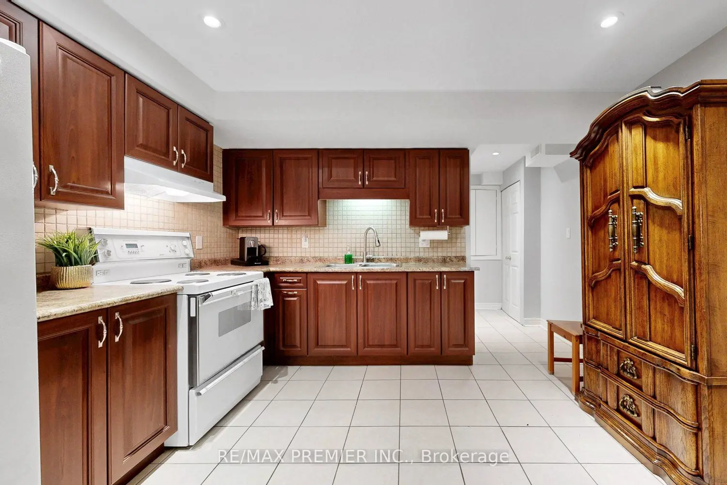 Additional image 15 of 124 Kingsview Drive