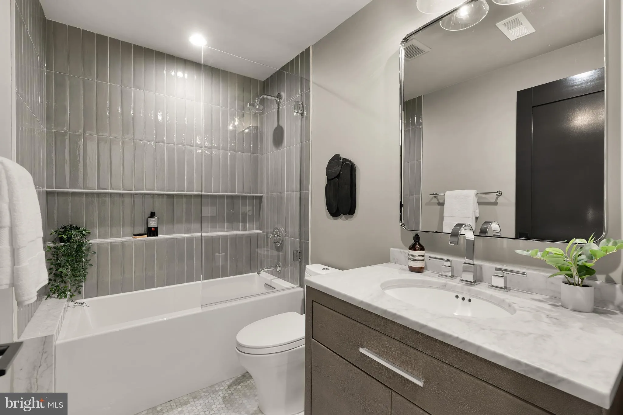 Additional image 75 of 2534 11th Street NW Unit 2, Washington, DC 20001