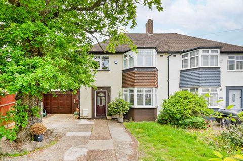 Stoneleigh Park Road, Stoneleigh, Epsom KT19