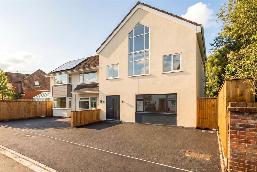 4 bed semi-detached house for saleWestfield Close, Uphill, Weston-Super-Mare BS23