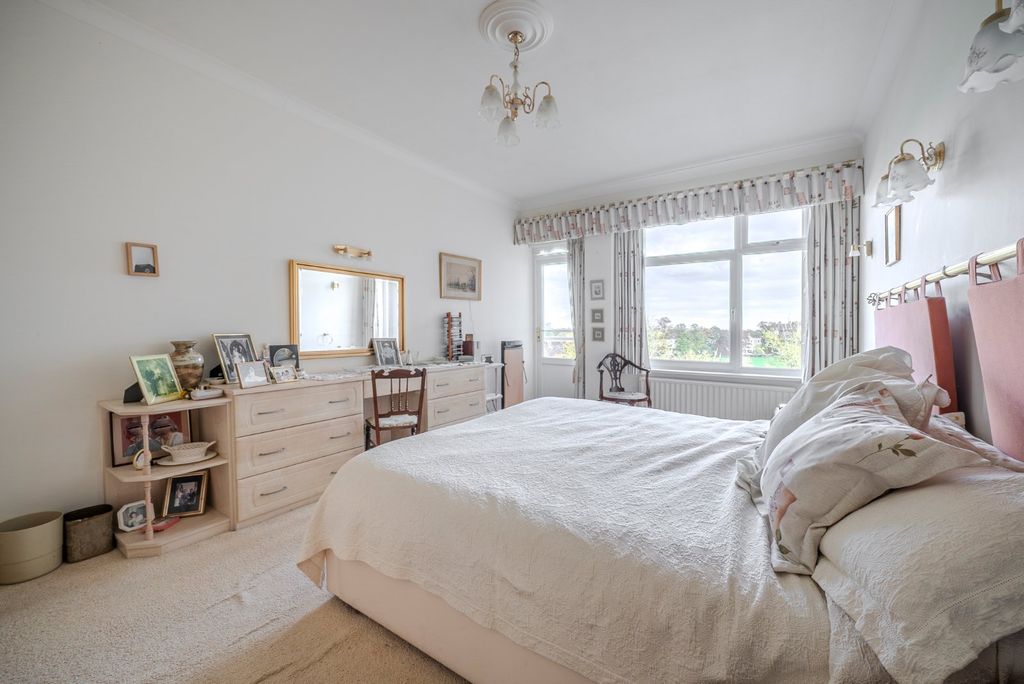 Additional image 9 of 3 bed flat for saleBeech Grove, Harrogate, North Yorkshire HG2