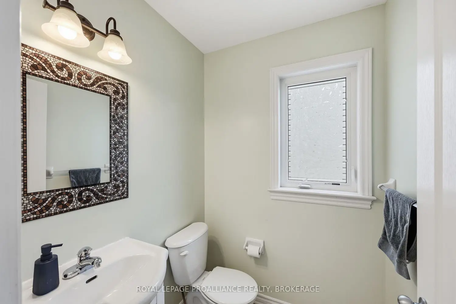 Additional image 3 of 680 Fieldstone Drive