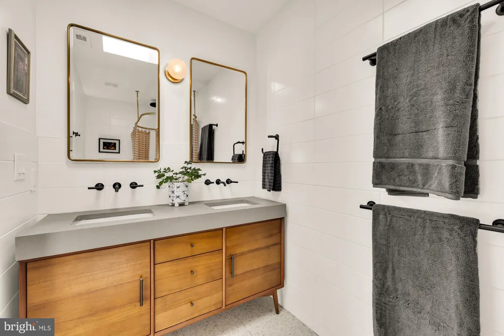 Additional image 25 of 908 Girard Street NE, Washington, DC 20017