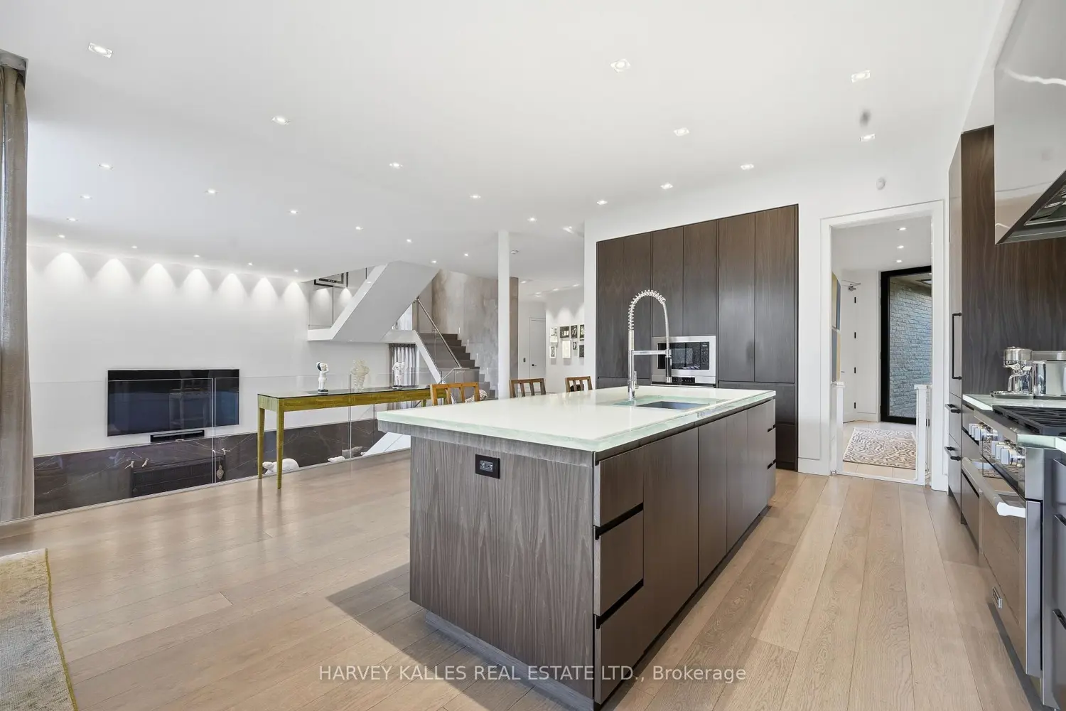 43 Hillholm Road photo 5