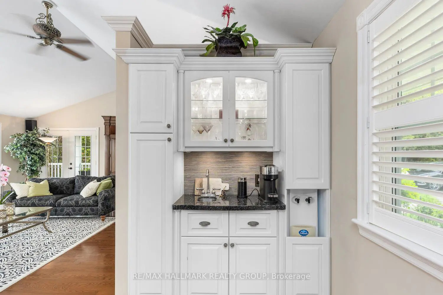 1 Rideau Glen Drive photo 3
