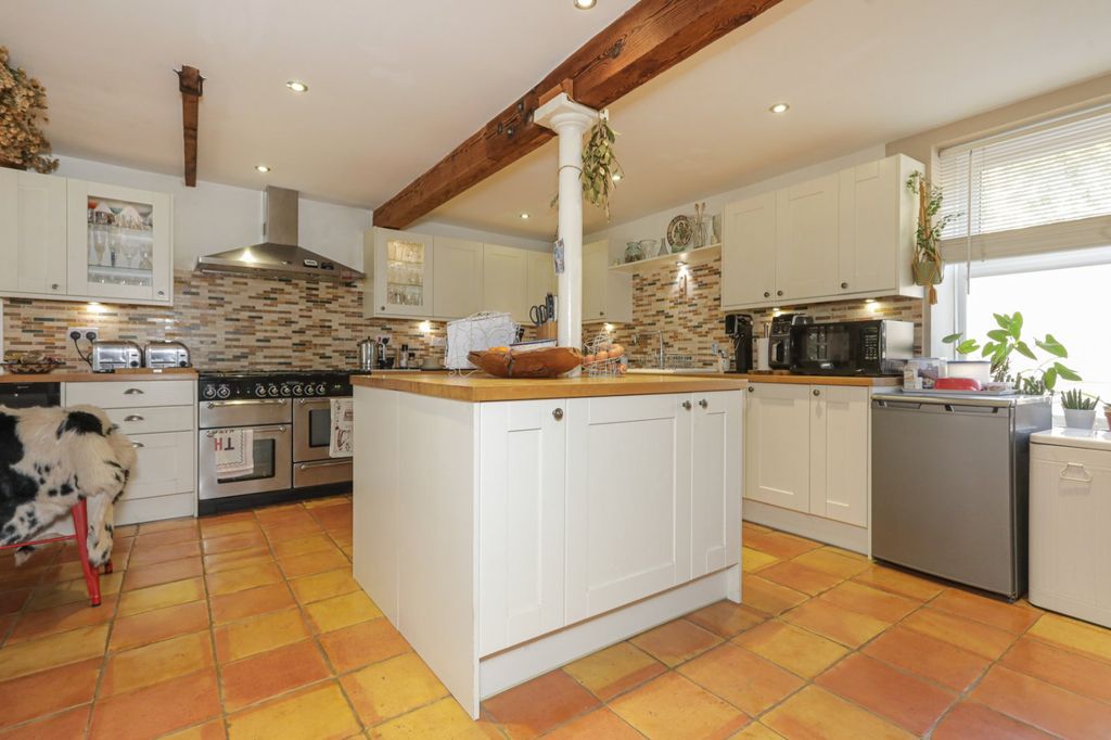 Additional image 4 of 5 bed semi-detached house for saleMonkton Street, Monkton, Ramsgate CT12