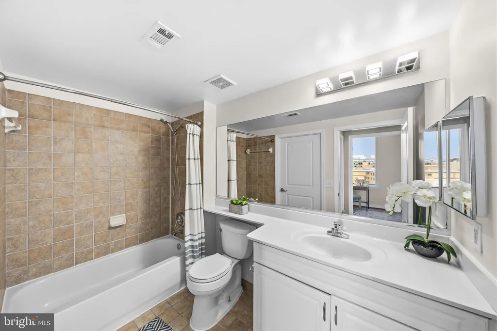 Additional image 12 of 555 Massachusetts Avenue NW Unit 1302, Washington, DC 20001