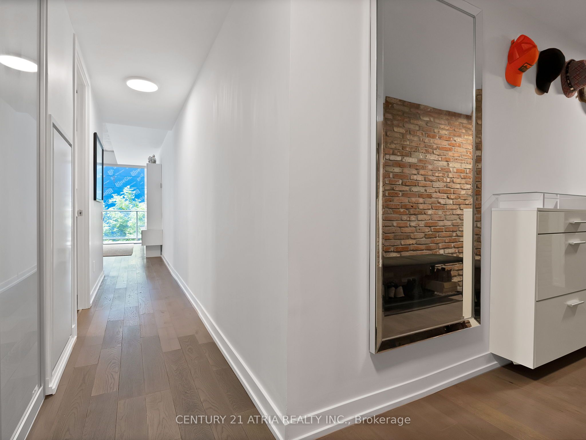 Additional image 3 of 318-95 Bathurst Street, Toronto, ON, M5V 0M9