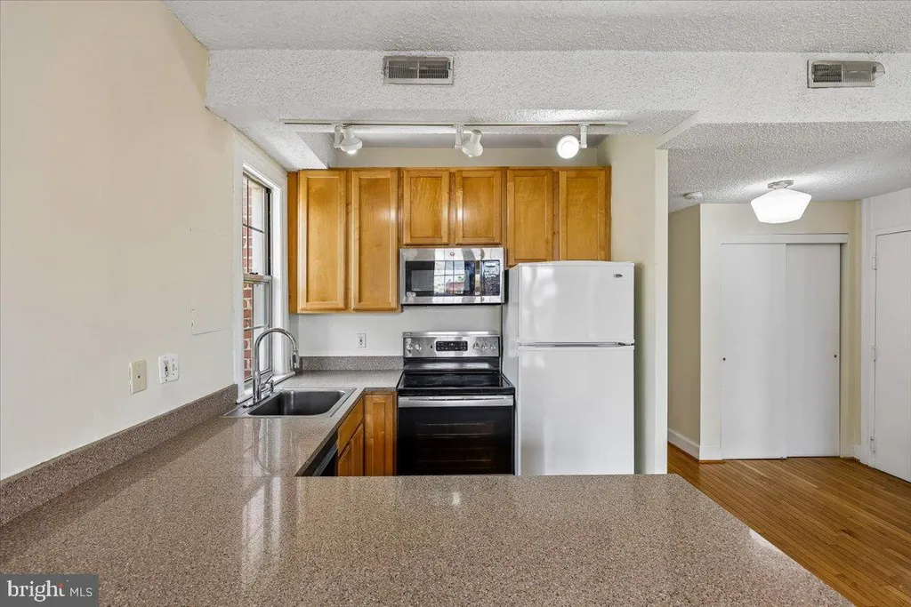 Additional image 10 of 1401 Columbia Road NW Unit 410, Washington, DC 20009
