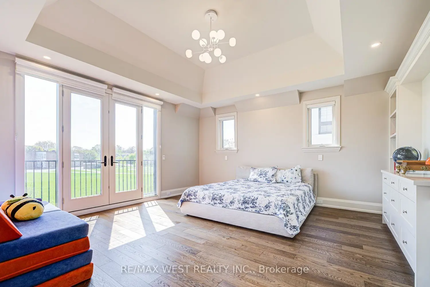 Additional image 9 of 2194 Haygate Crescent