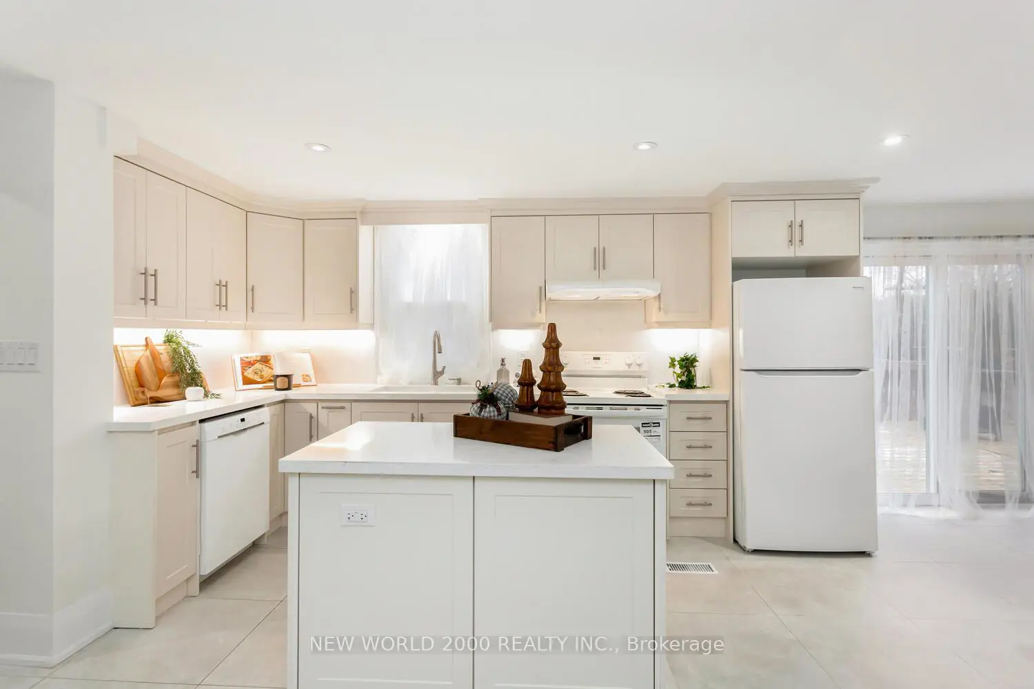 Additional image 11 of 8071 Kipling Avenue