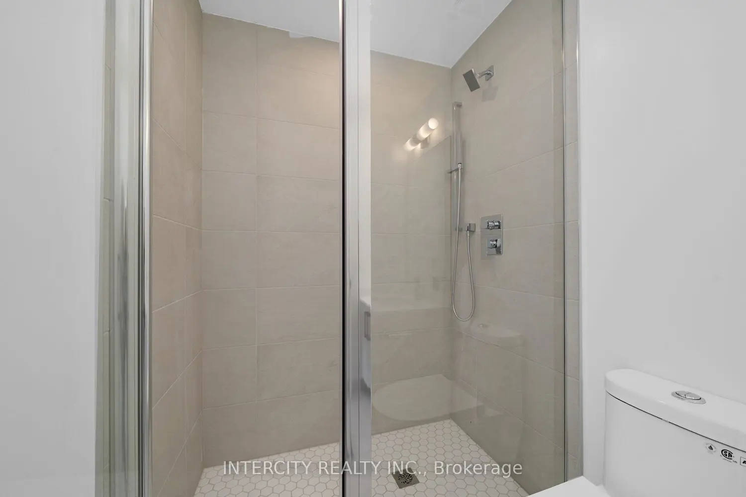 Additional image 8 of 2075 King Road 227