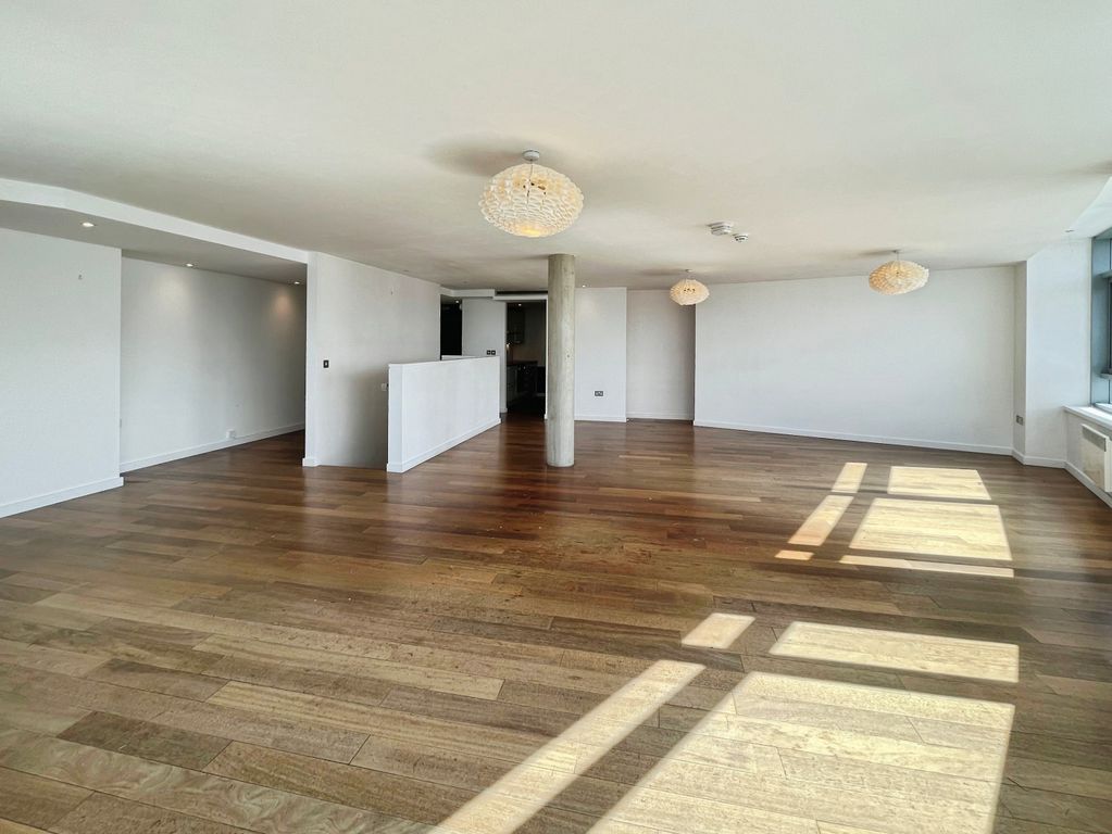 Additional image 4 of 2 bed flat for saleBeetham Tower, Old Hall Street, City Centre, Liverpool L3