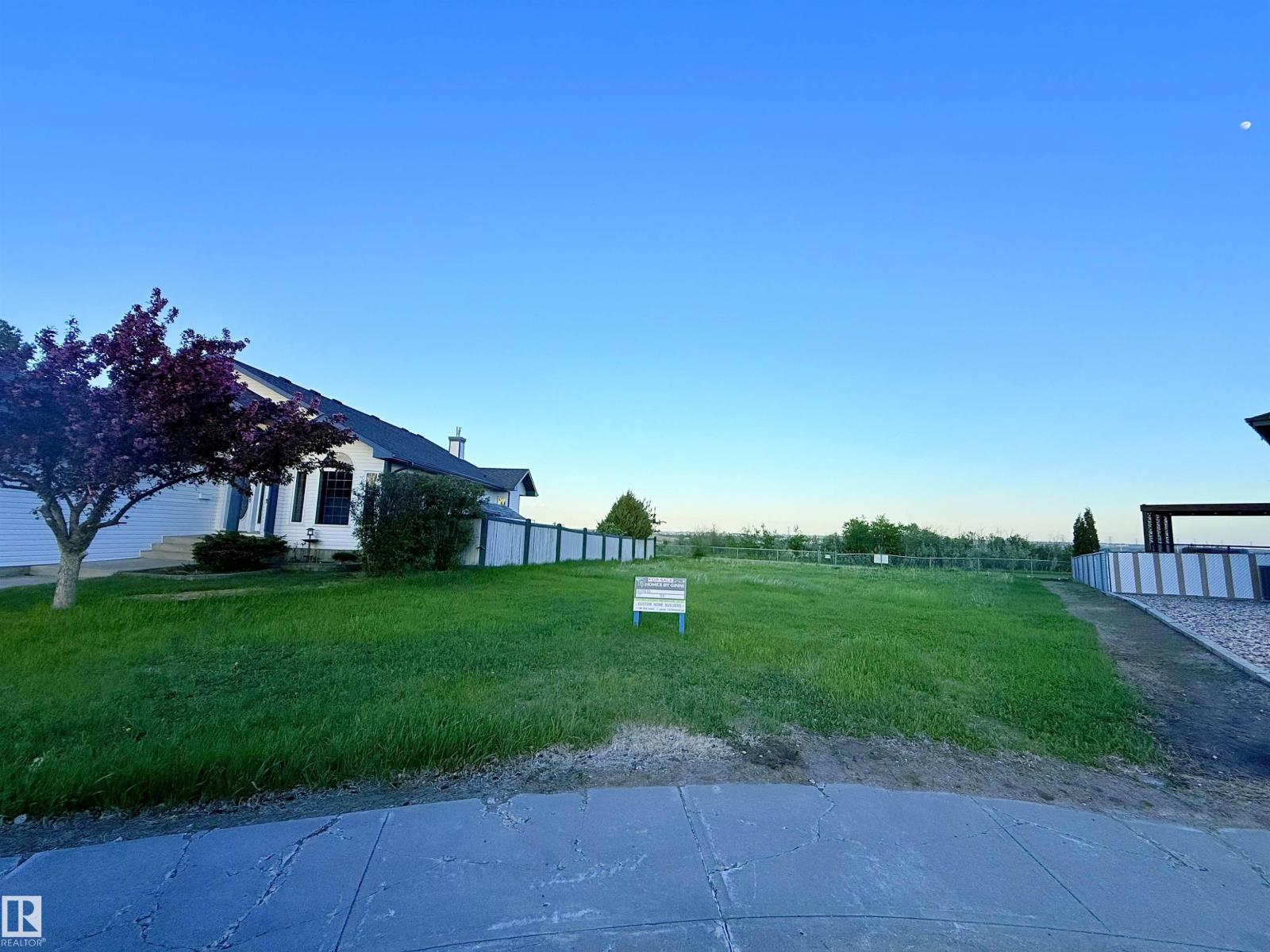Additional image 4 of 14411 16 Street NW, Edmonton, AB, T5Y2Y1
