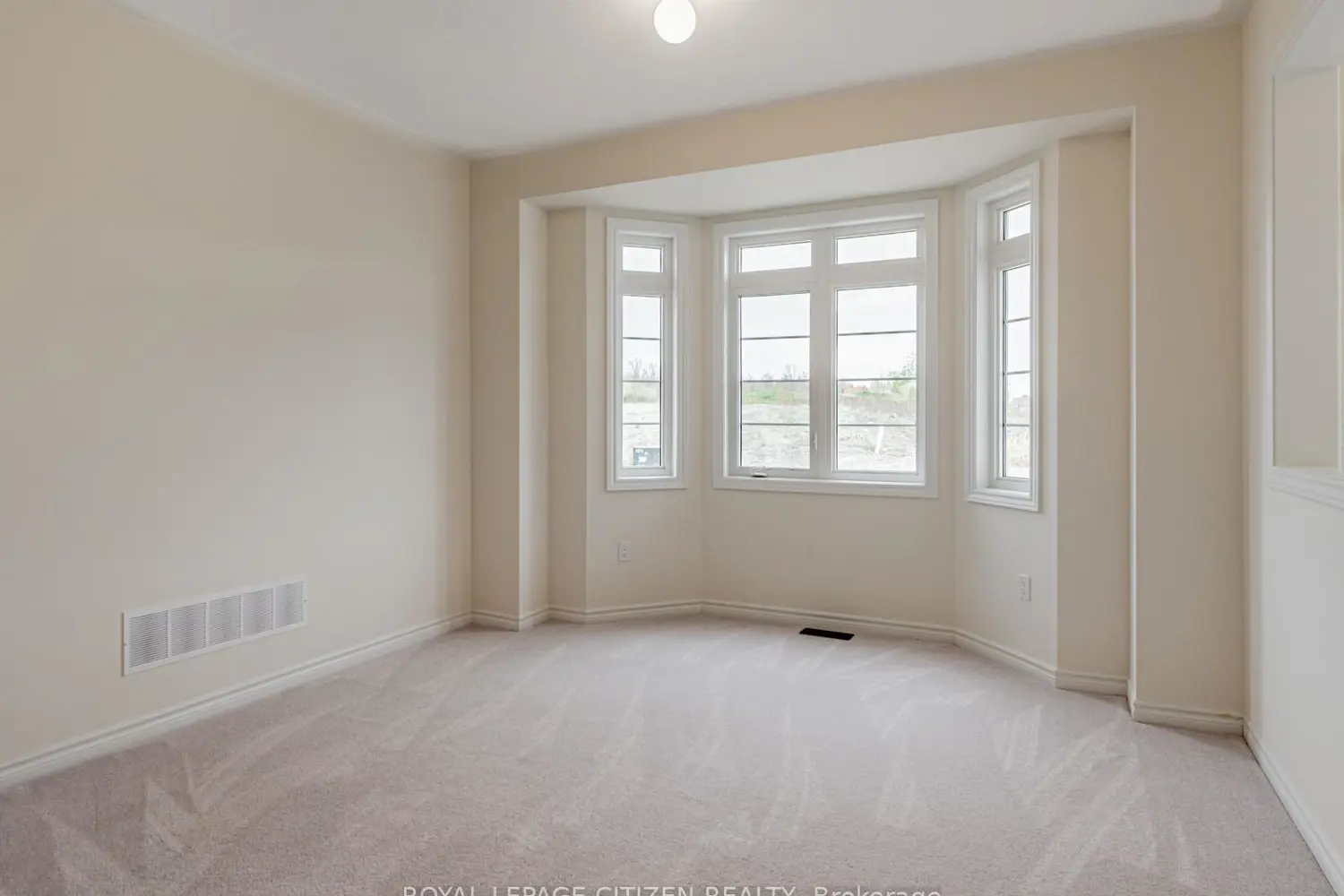 165 Hawkins Street photo 5