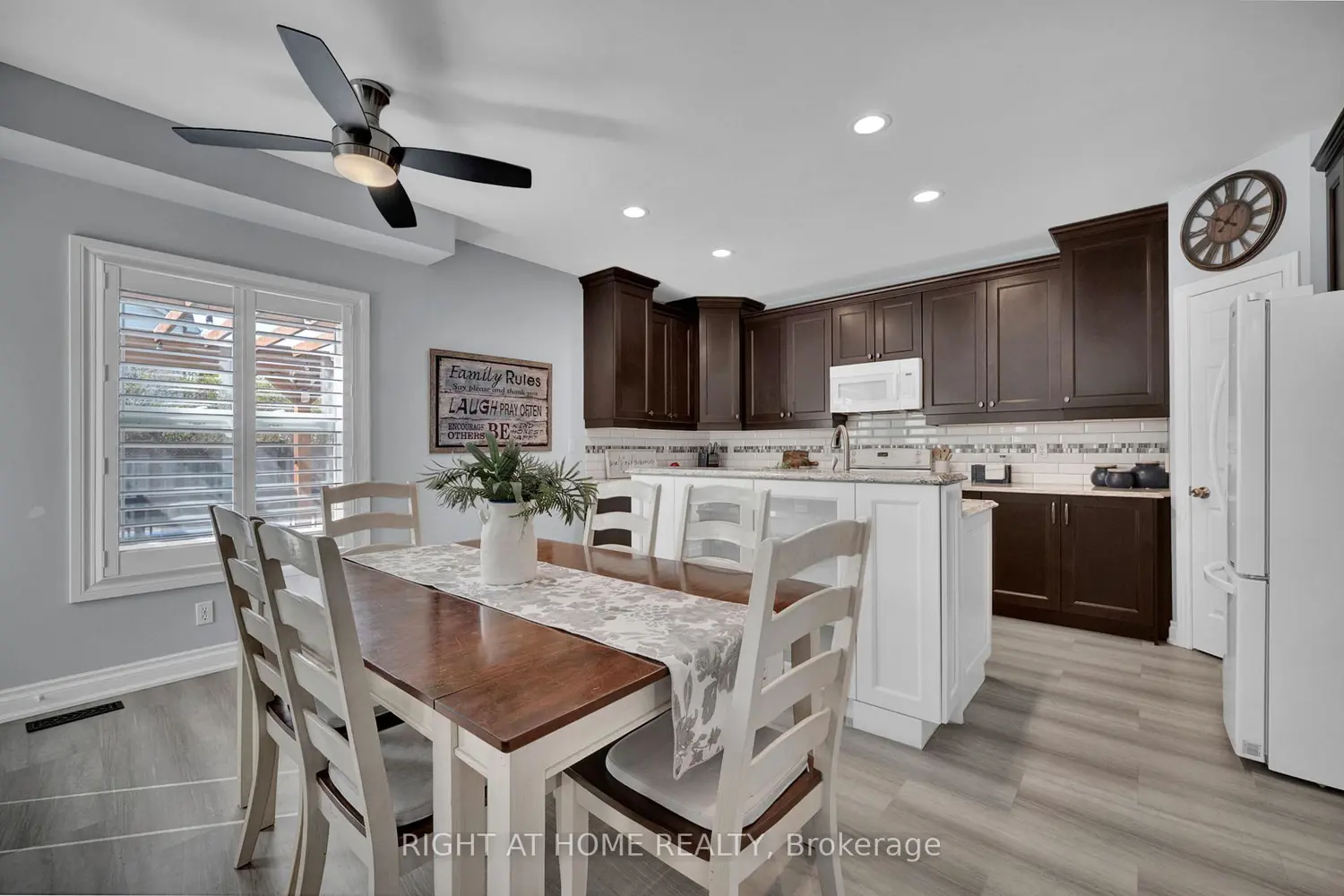 75 Auburn Lane photo 3