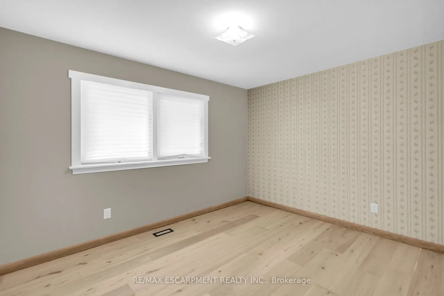 Additional image 6 of 626 Iroquois Avenue