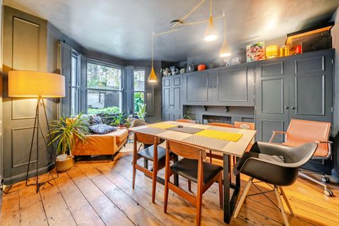 Elm Park, Brixton, London SW2