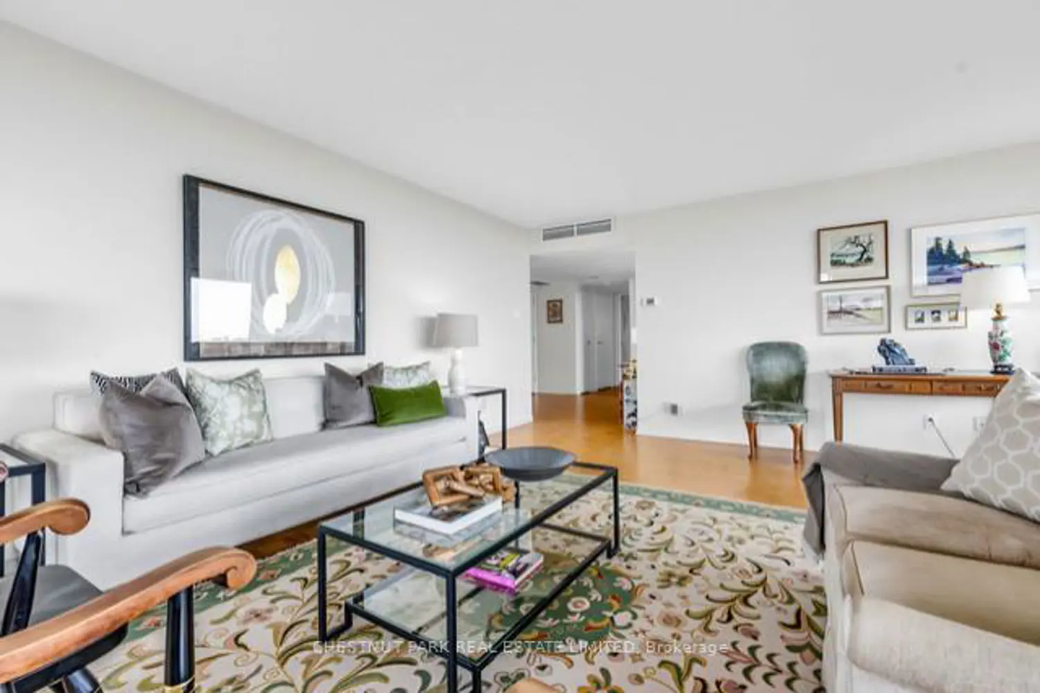 20 Avoca Avenue 1404 photo 4