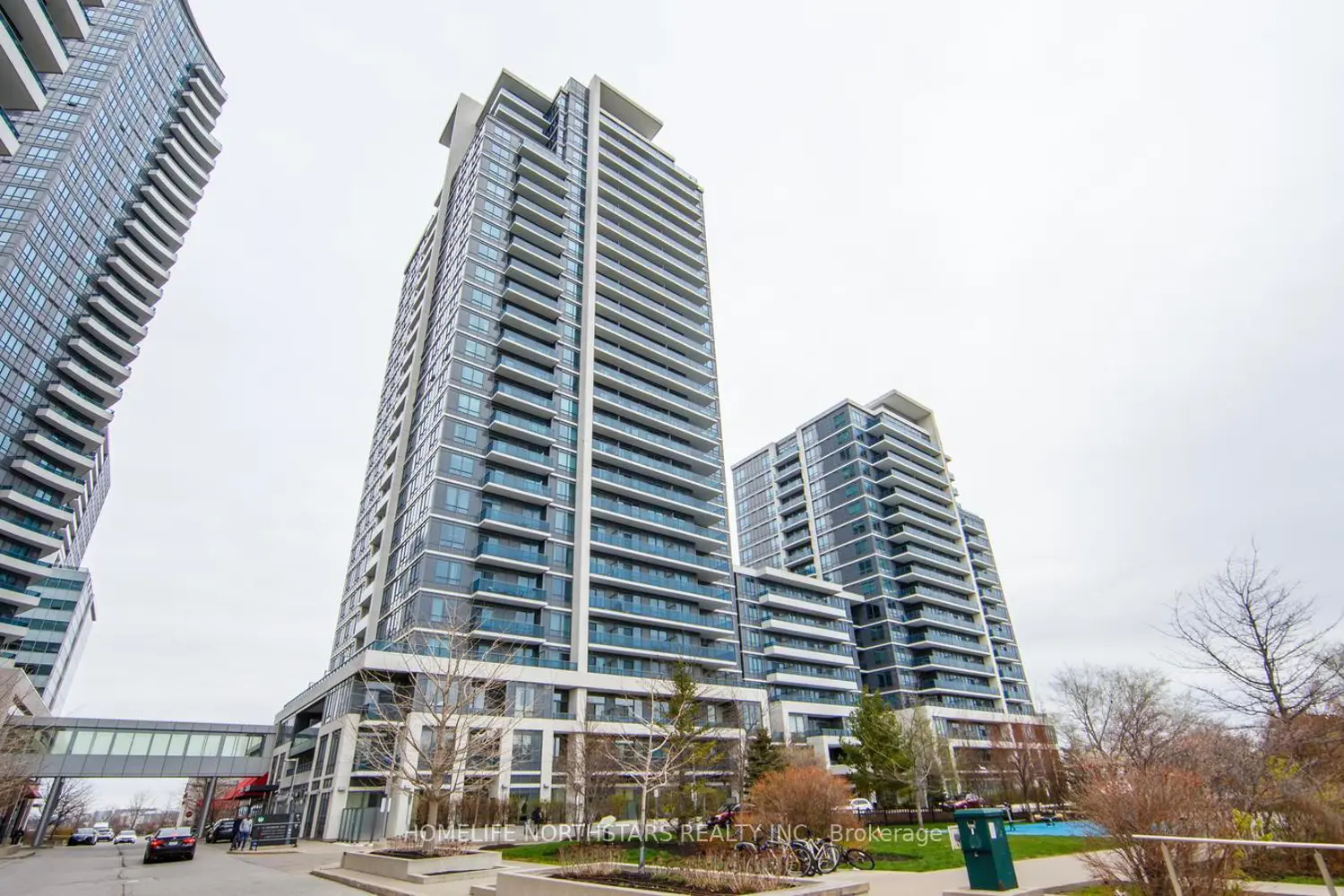 7165 Yonge Street 432