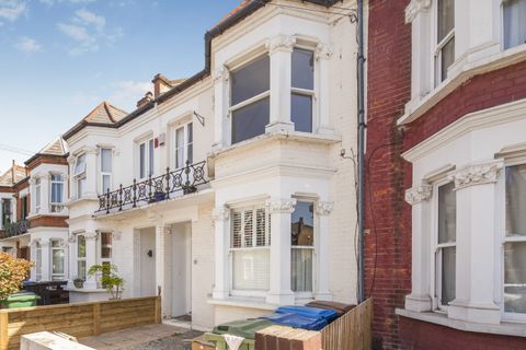 Waveney Avenue, London SE15