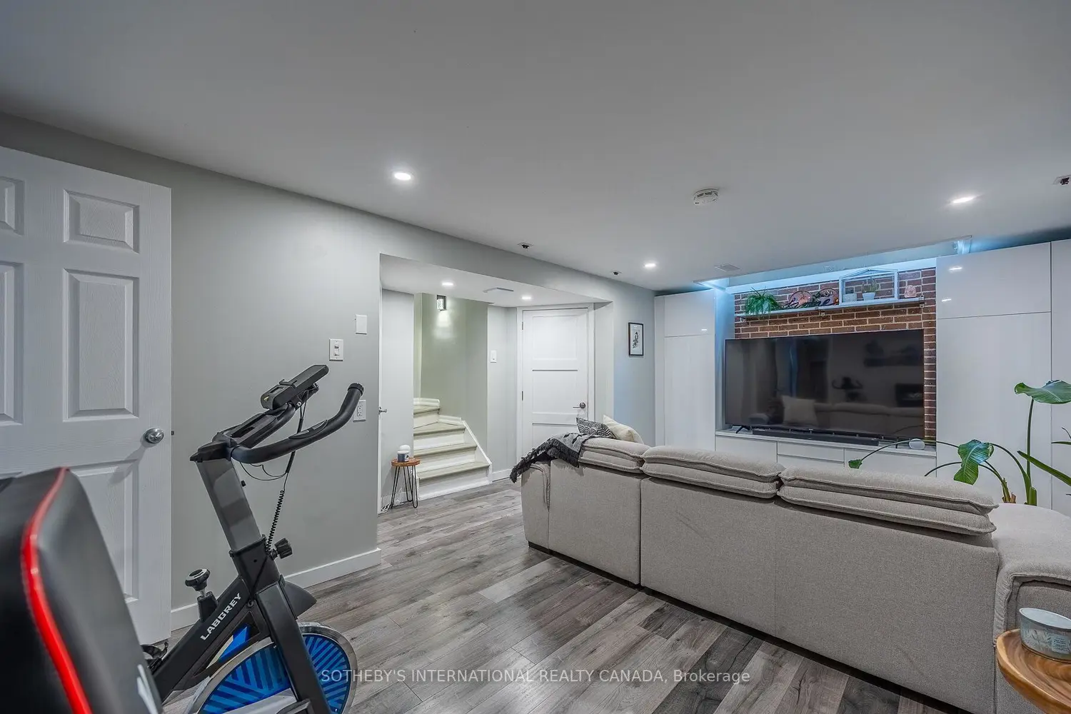Additional image 12 of 5475 Lakeshore Road 113