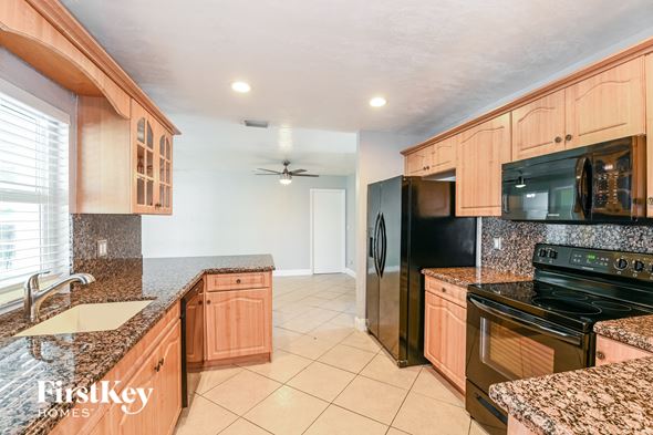 528 SE 17th Avenue, CAPE CORAL, FL, 33990