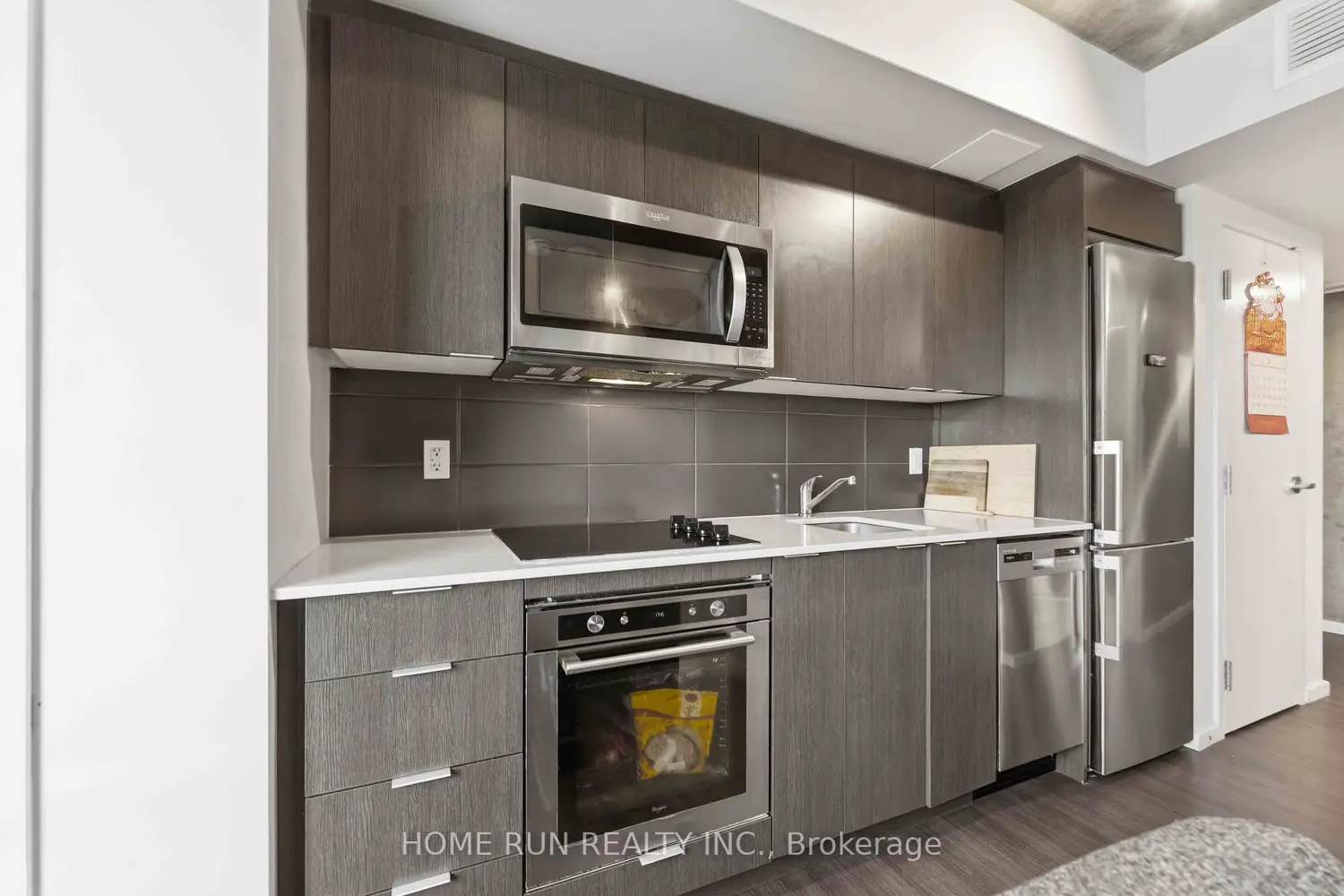 105 Champagne Avenue 2303 photo 4