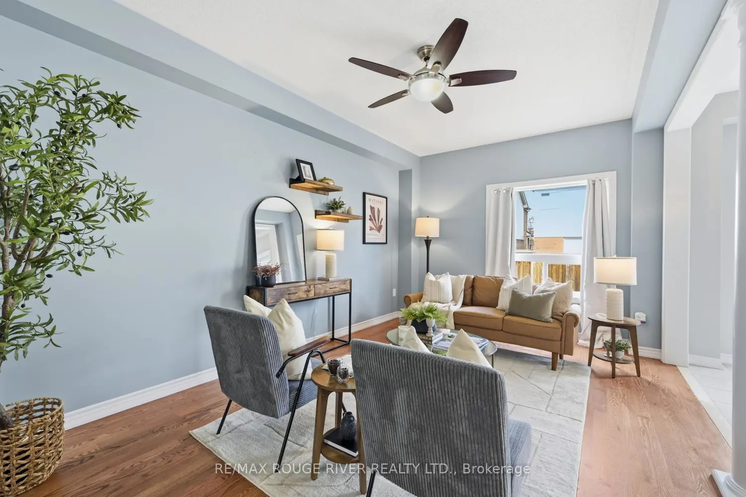 55 Redfern Crescent photo 5