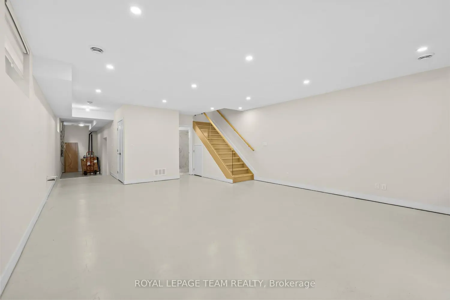 Additional image 15 of 498 Wentworth Avenue