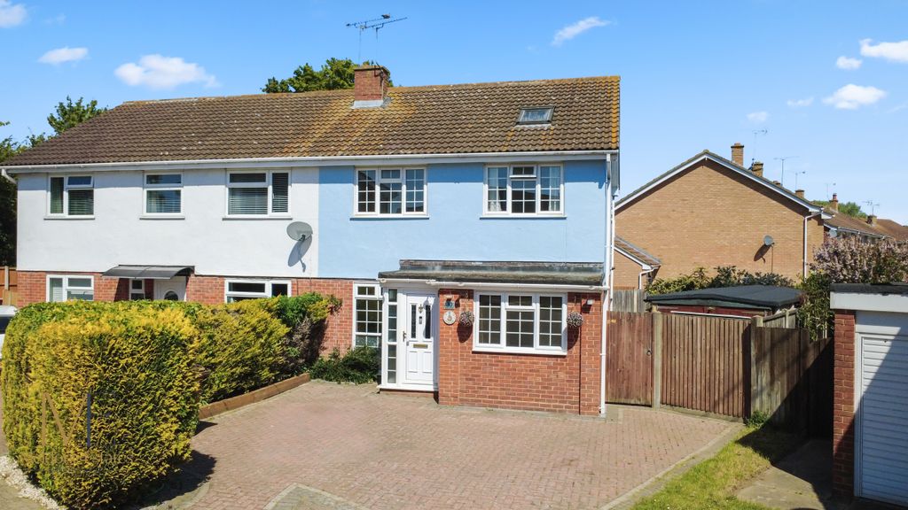 3 bed semi-detached house for saleJessica Mews, Milton Regis, Sittingbourne ME10