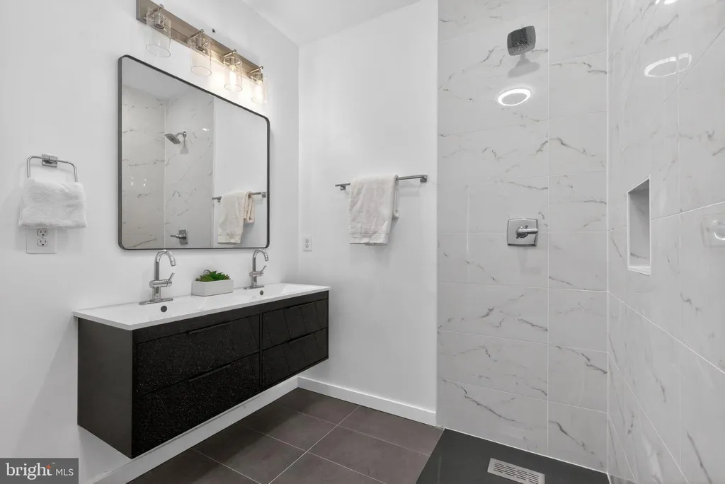 Additional image 13 of 1516 North Carolina Avenue NE, Washington, DC 20002