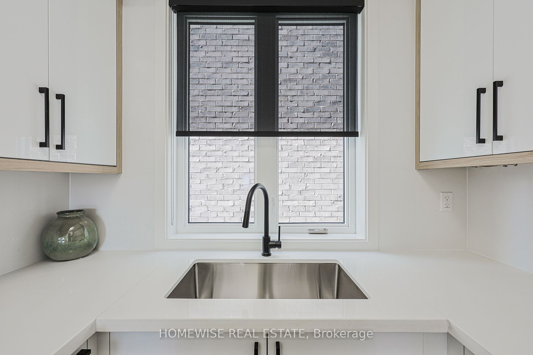 Additional image 5 of 2-159 Locksley Avenue, Toronto, ON, M6B 3N6